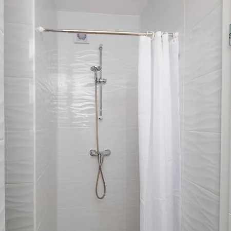 2 Bedroom Front In
