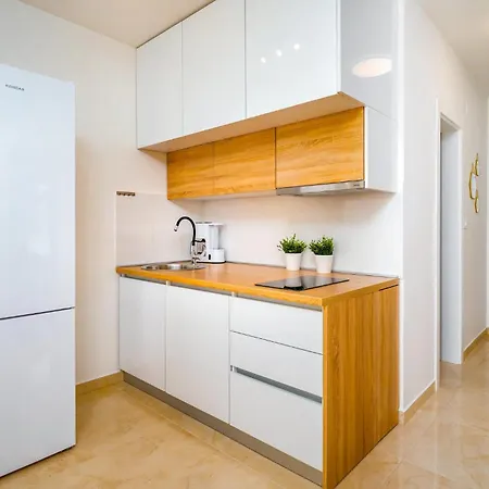 2 Bedroom Front In Banjol