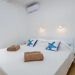 2 Bedroom Front In