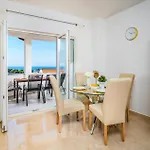 2 Bedroom Front In *