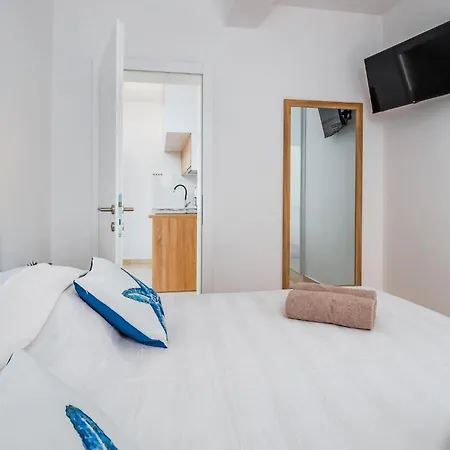 2 Bedroom Front In Appartamento Banjol