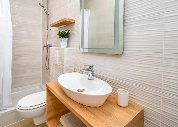 2 Bedroom In Apartment