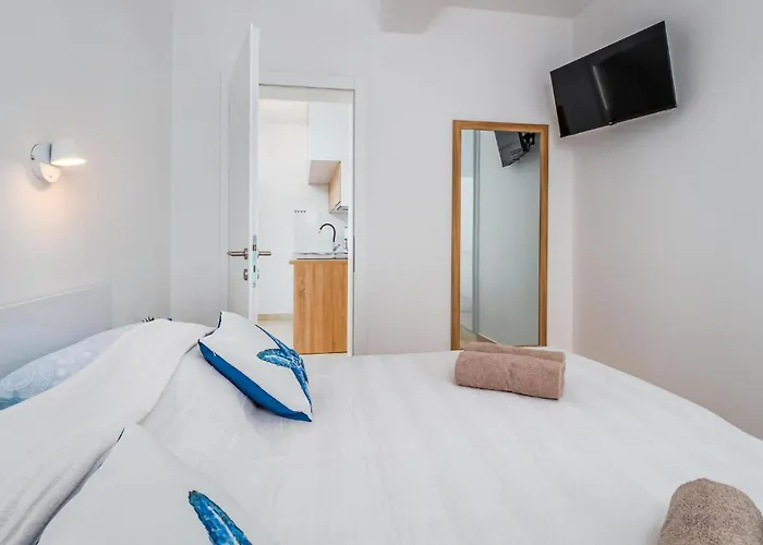 2 Bedroom In Apartment Banjol